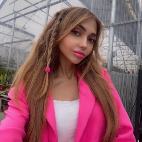 Blazer - Picture 2 of 2